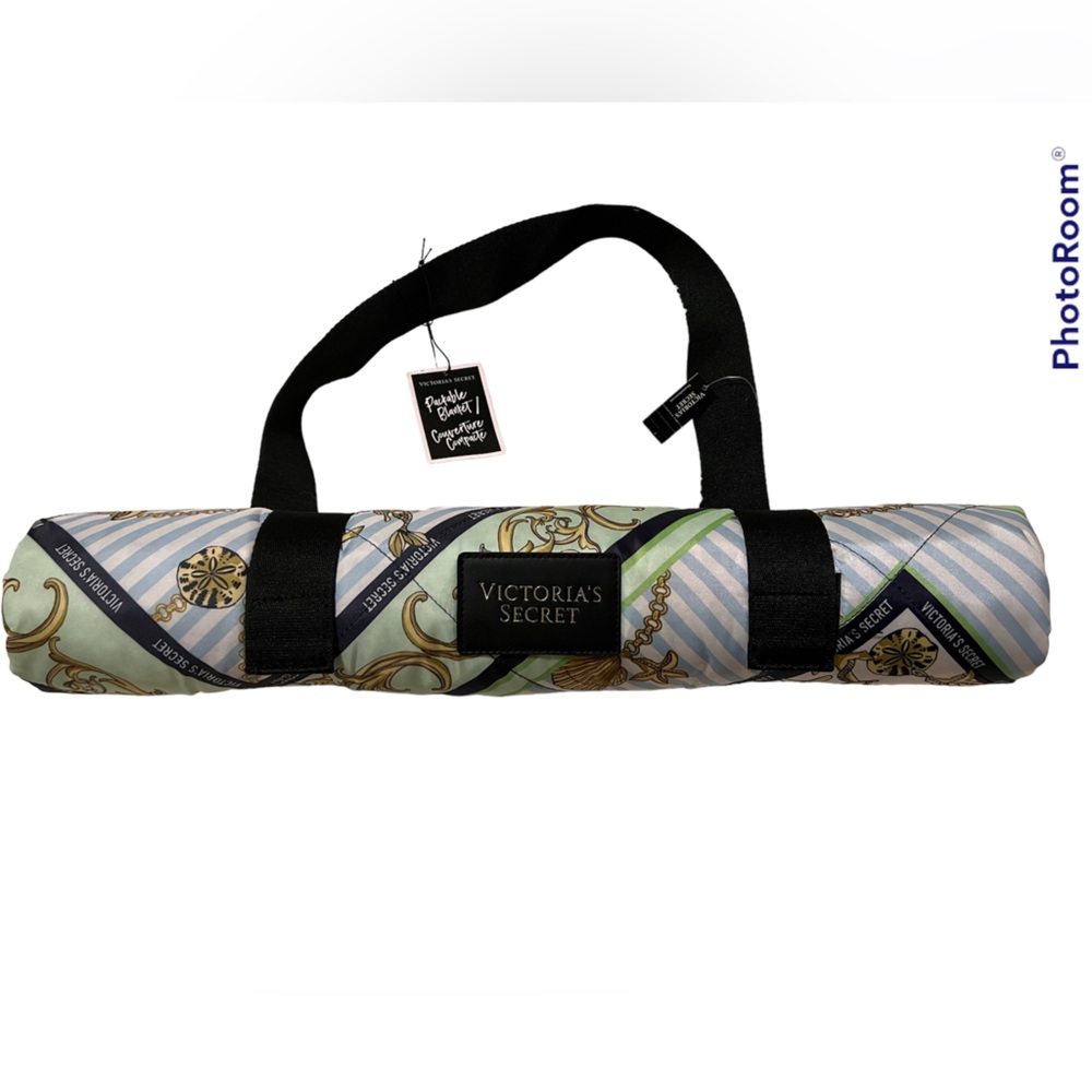 VICTORIA’S SECRET Portable Blanket